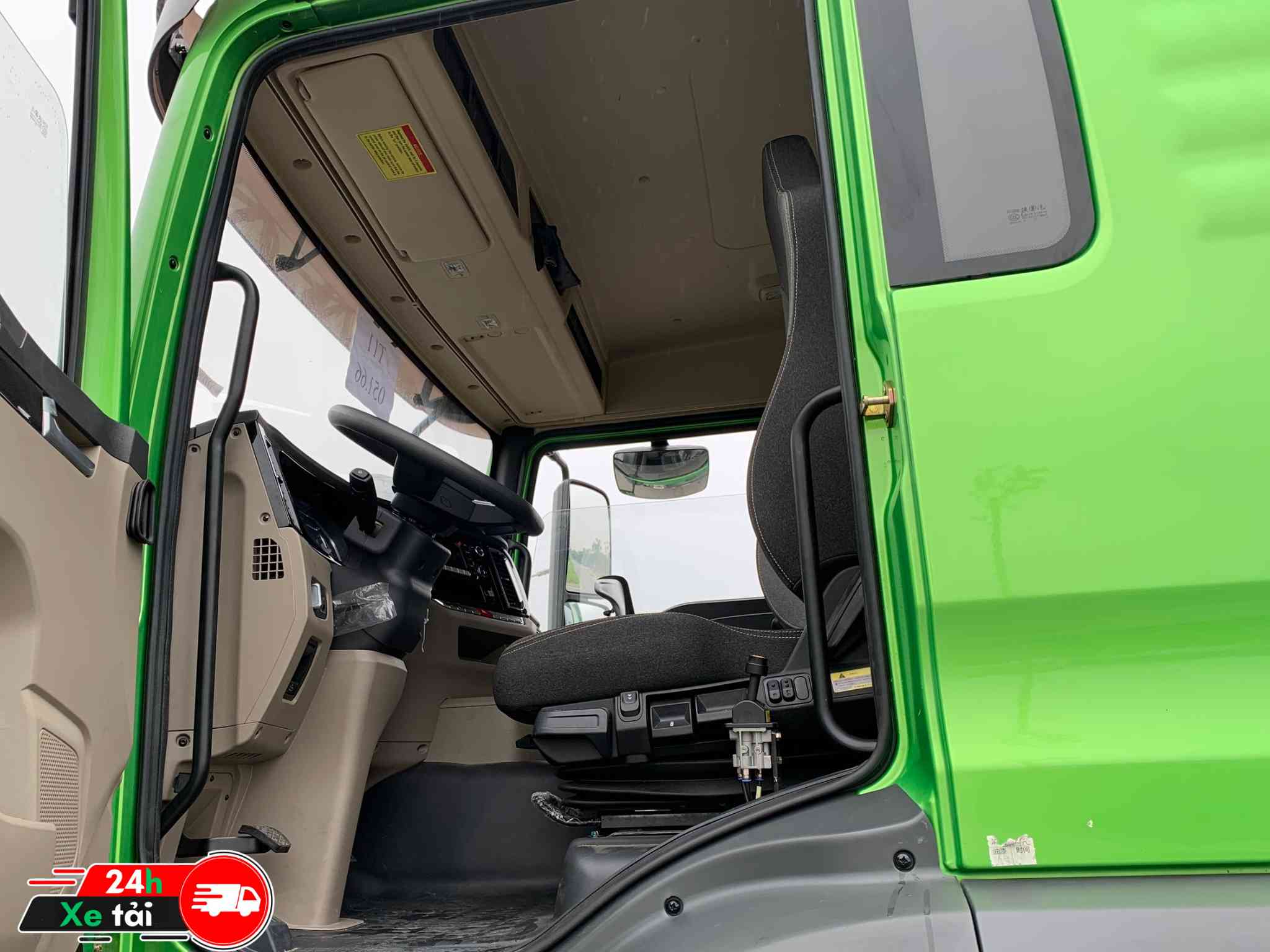 Ghế hơi trên xe ben Shacman 4 chân