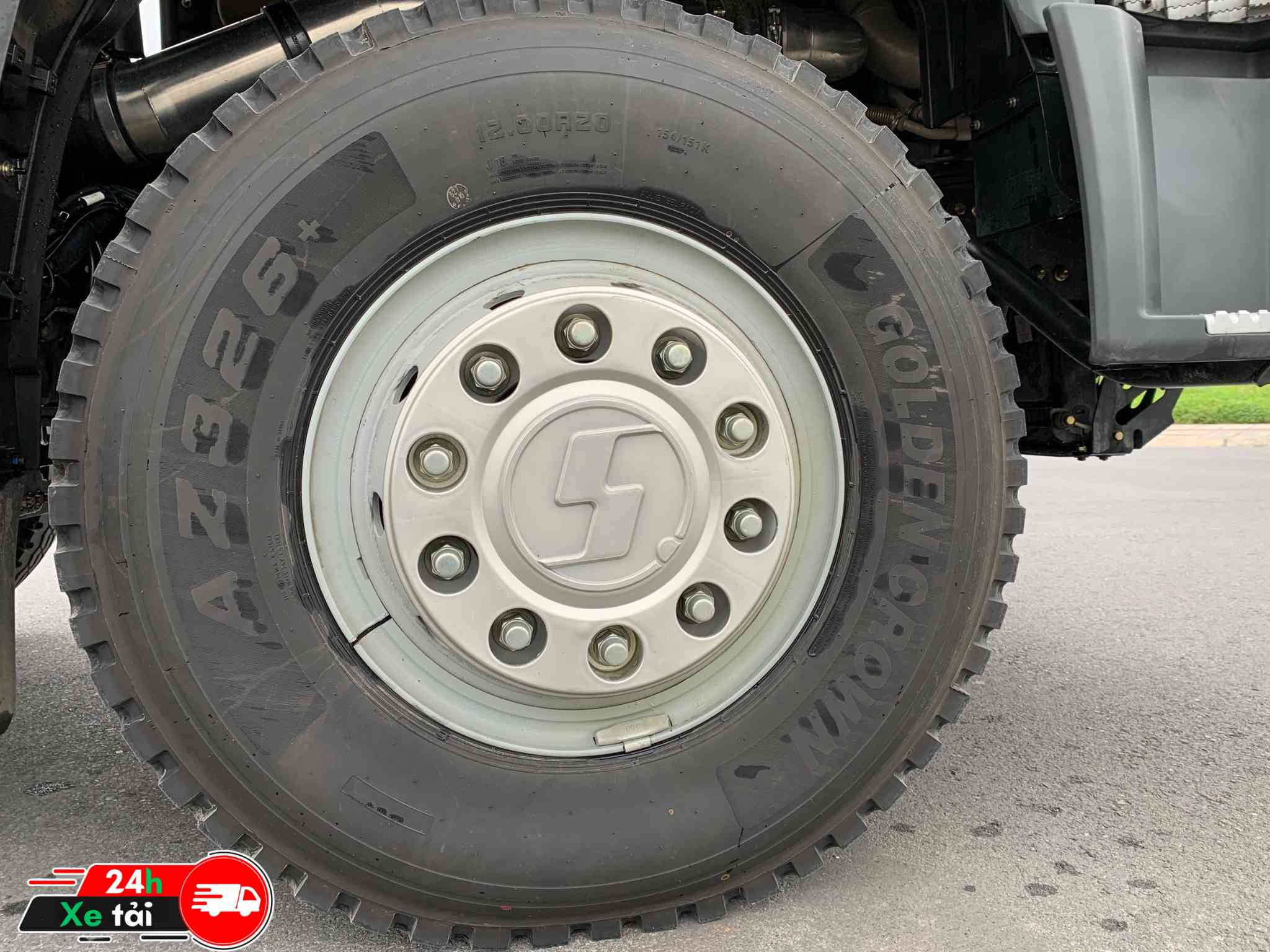 Lốp xe ben Shacman H3000S 400 HP